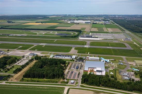 Lelystad Airport en omgeving Â©FotostudioWierd.jpg