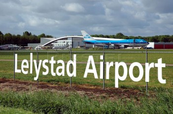 Vliegveld-Lelystad-met-Boeing-747-350x231.jpg